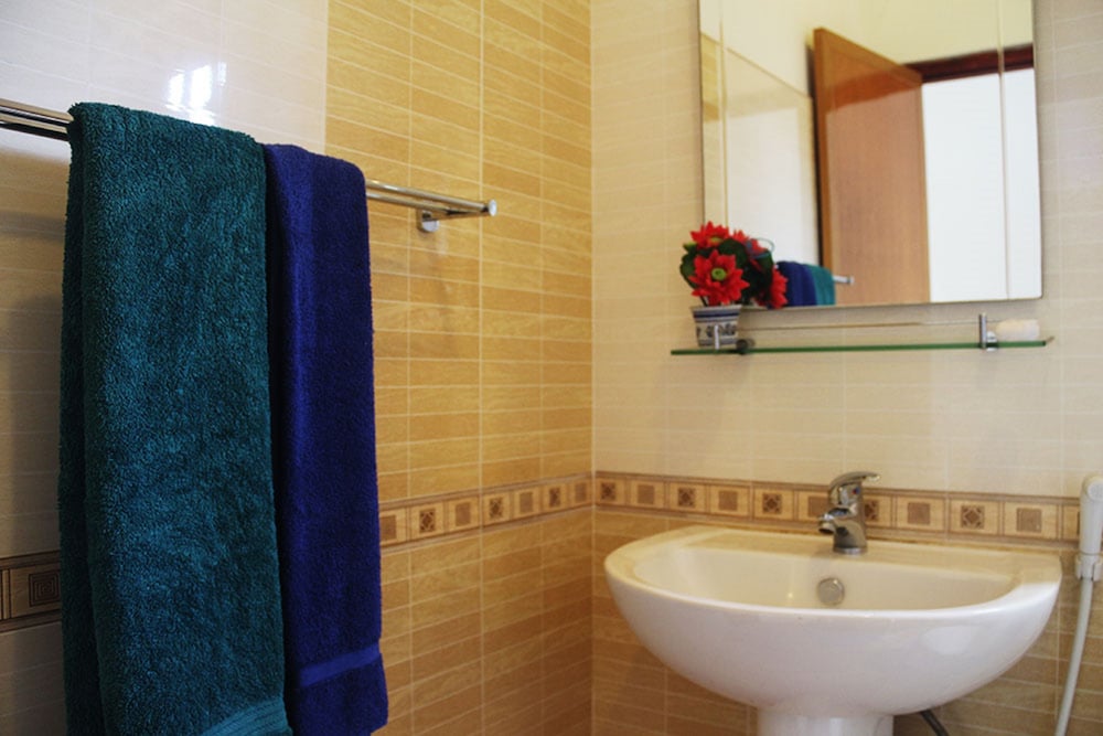 Bathroom sink