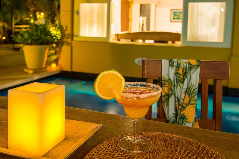 Poolside bar