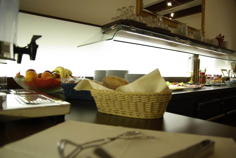 Restaurant-cafeteria