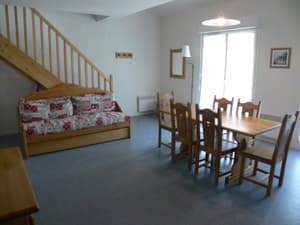 thumbnail: In-room dining