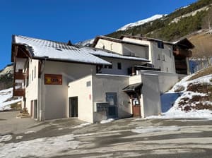 thumbnail: Front of property