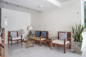 thumbnail: Lobby sitting area