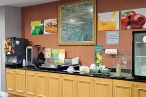 thumbnail: Breakfast area