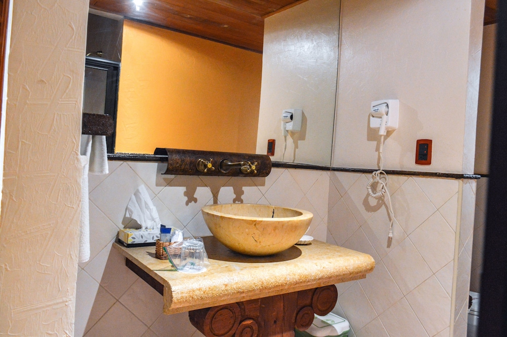 Bathroom sink