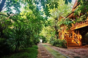 thumbnail: Property grounds
