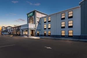 thumbnail: Business center