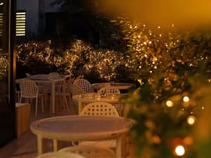 thumbnail: Bar (on property)
