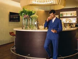 thumbnail: Bar (on property)