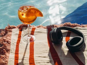 thumbnail: Bar (on property)