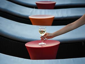 thumbnail: Bar (on property)