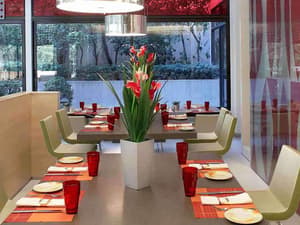 thumbnail: Restaurant
