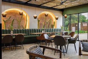 thumbnail: Restaurant