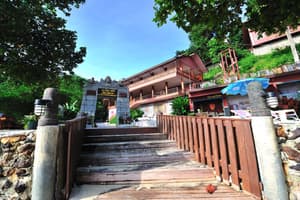 thumbnail: Front of property