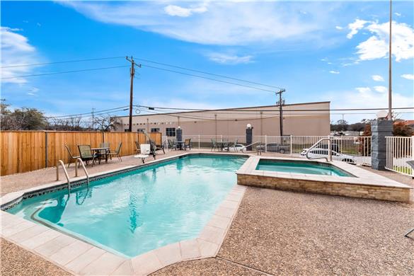 Pool,On-Site,Property Amenity,Recreation