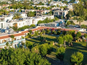 thumbnail: Front of property