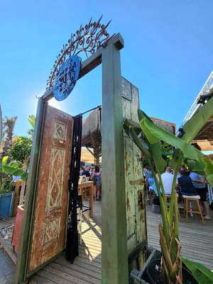 thumbnail: Restaurant