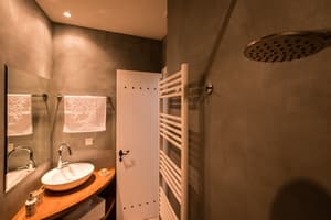 thumbnail: Bathroom sink