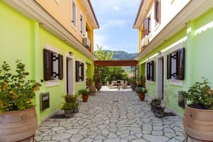 thumbnail: Surroundings