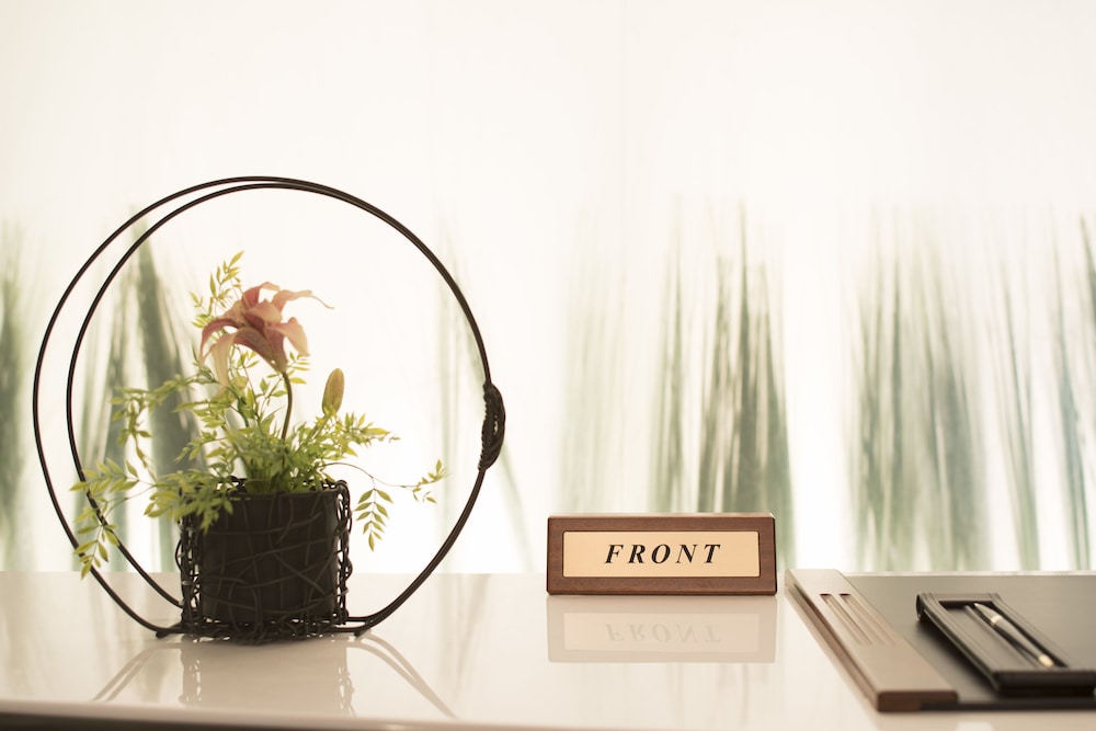 Check-in/check-out kiosk