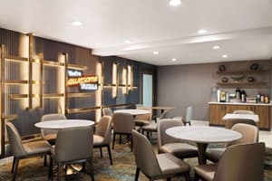 thumbnail: Breakfast area
