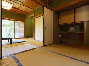 thumbnail: Game room