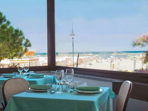 thumbnail: Restaurant