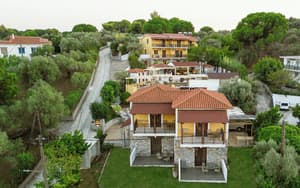 thumbnail: Exterior