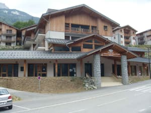 thumbnail: Front of property