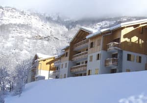 thumbnail: Front of property