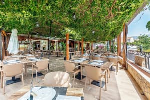 thumbnail: Restaurant