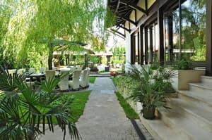thumbnail: Property grounds