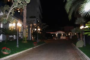 thumbnail: Exterior
