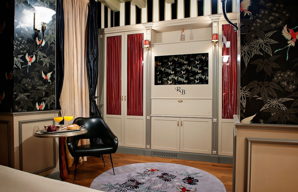 In-room business center