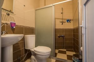 thumbnail: Bathroom amenities
