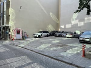 thumbnail: Parking