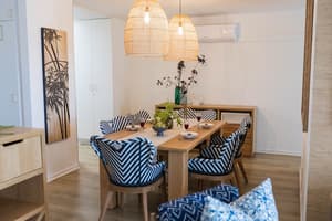 thumbnail: Dining room