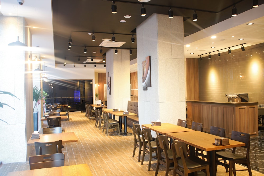 Restaurant-cafeteria