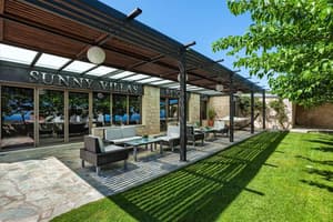 thumbnail: Front of property