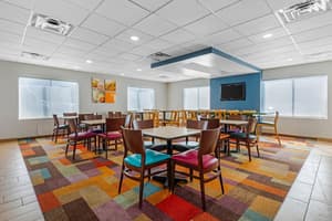 thumbnail: Breakfast area