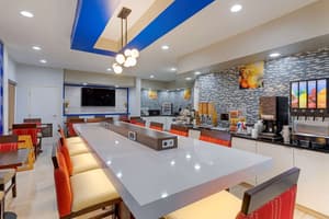 thumbnail: Breakfast area