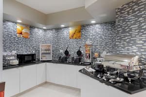 thumbnail: Breakfast area
