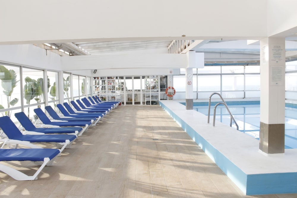 Rooftop pool