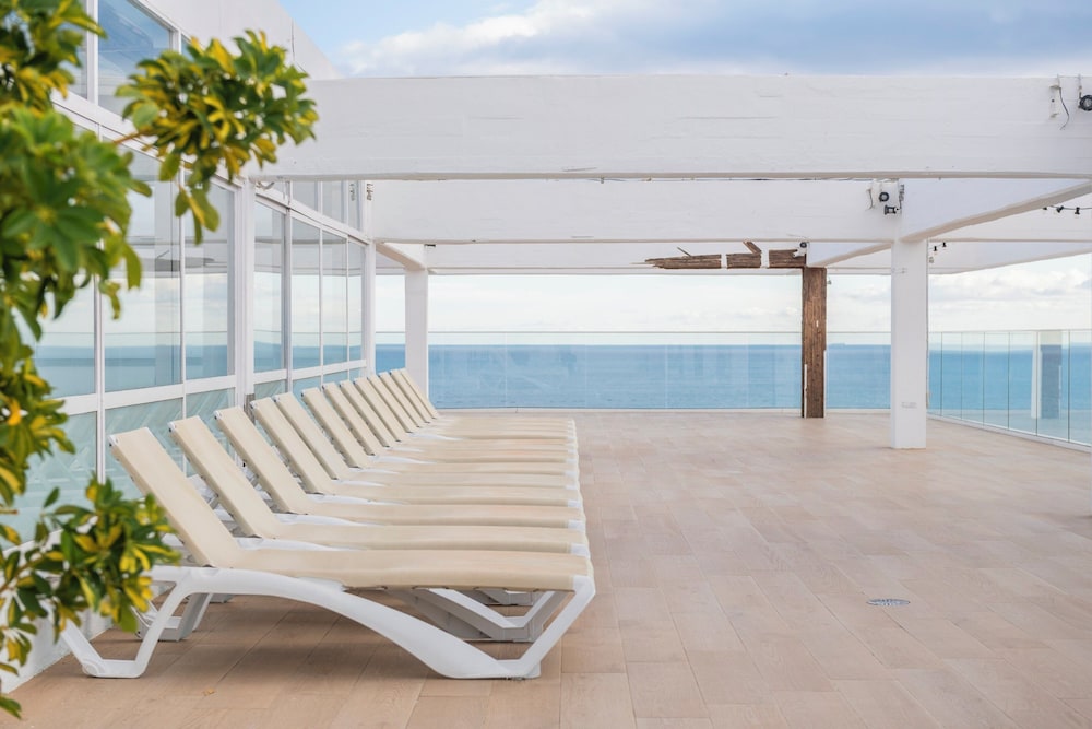 Rooftop pool