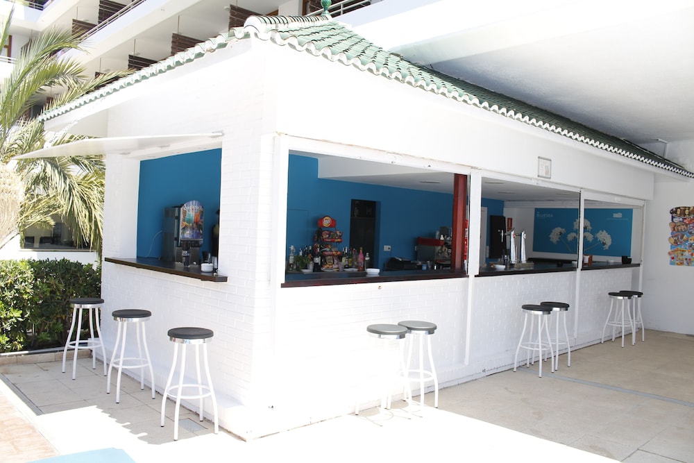 Snack bar