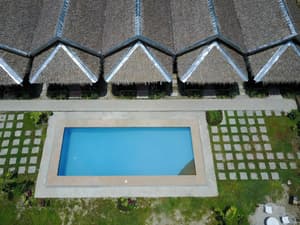 thumbnail: Exterior detail