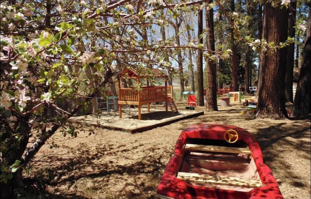 Children's play area - outdoor