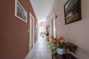 thumbnail: Exterior