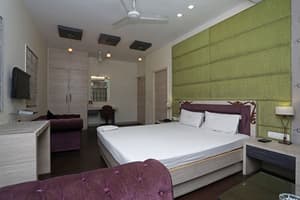 thumbnail: Room