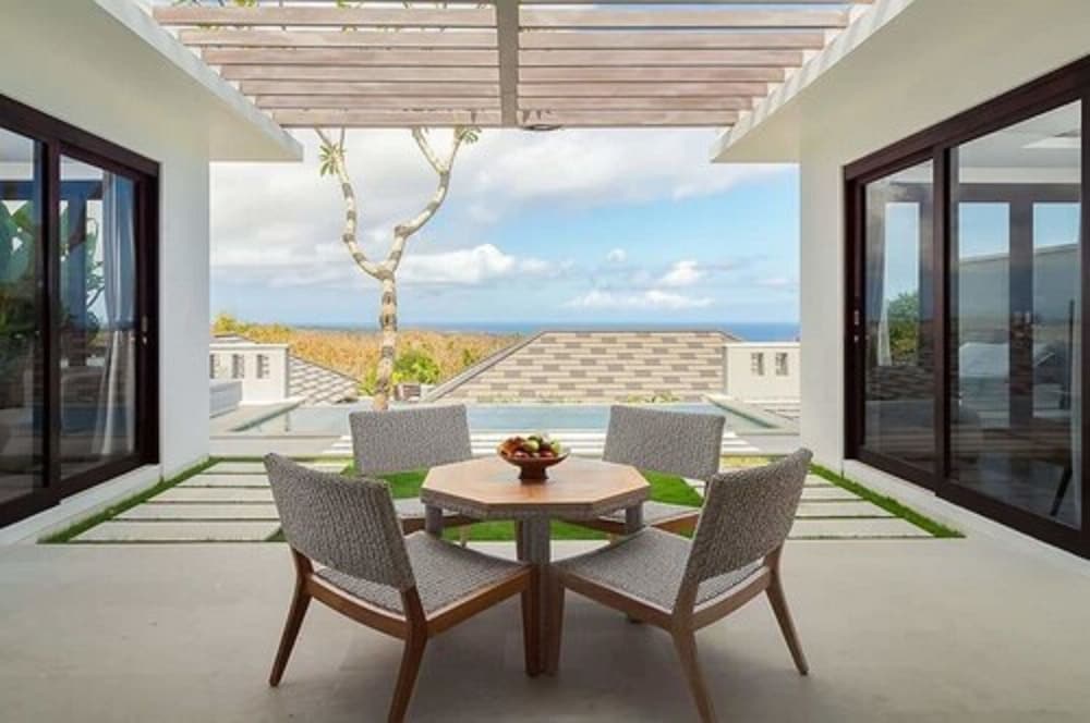 Beach/ocean view