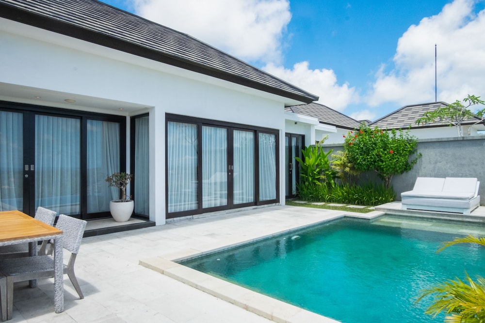 Private pool